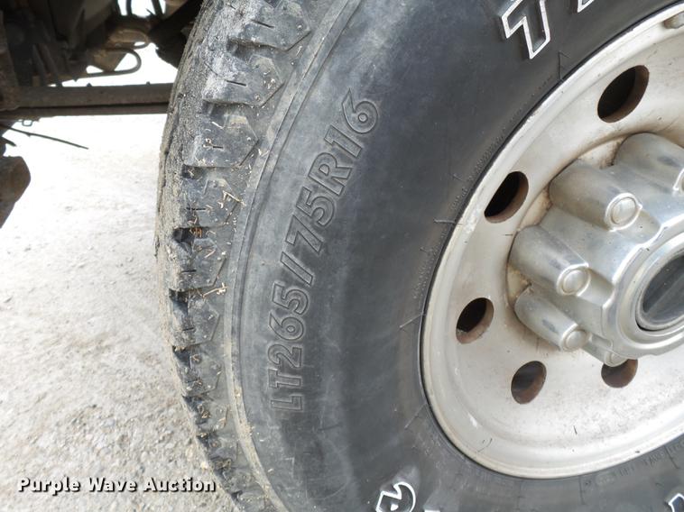 image for item DB7195 2001 Ford F250 Super Duty pickup truck