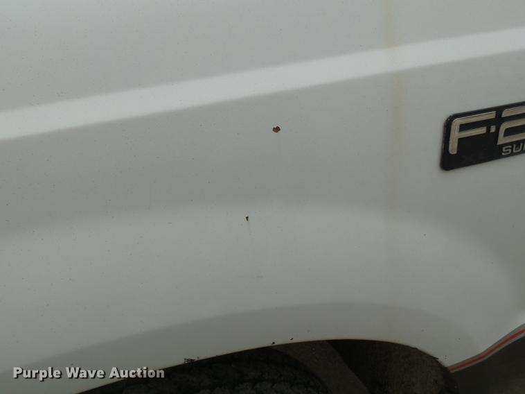 image for item DB7195 2001 Ford F250 Super Duty pickup truck