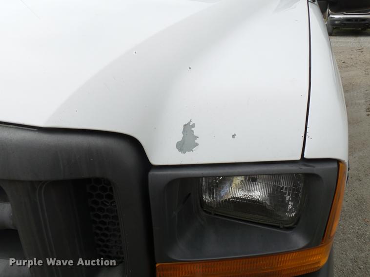 image for item DB7195 2001 Ford F250 Super Duty pickup truck