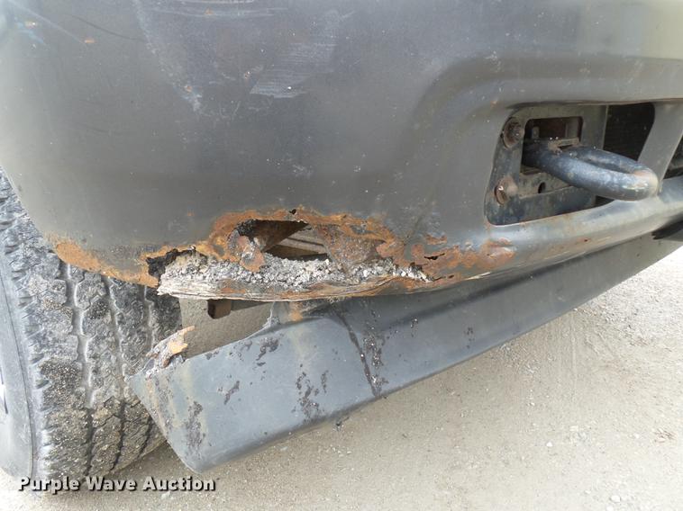 image for item DB7195 2001 Ford F250 Super Duty pickup truck