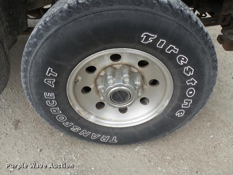 image for item DB7195 2001 Ford F250 Super Duty pickup truck