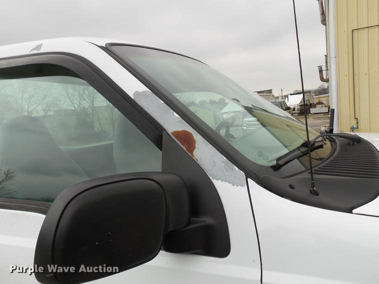 image for item DB7195 2001 Ford F250 Super Duty pickup truck