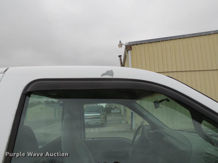 image for item DB7195 2001 Ford F250 Super Duty pickup truck