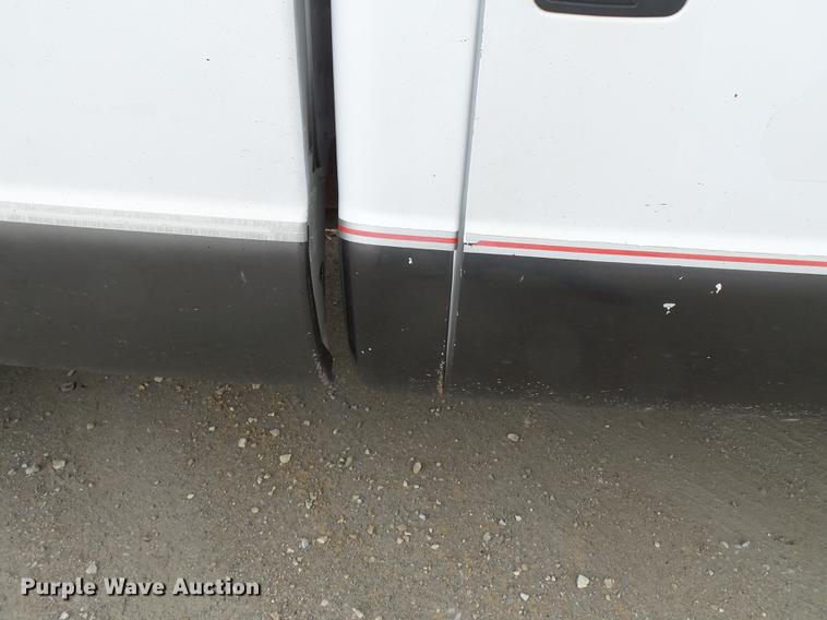 image for item DB7195 2001 Ford F250 Super Duty pickup truck