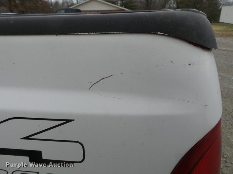 image for item DB7195 2001 Ford F250 Super Duty pickup truck