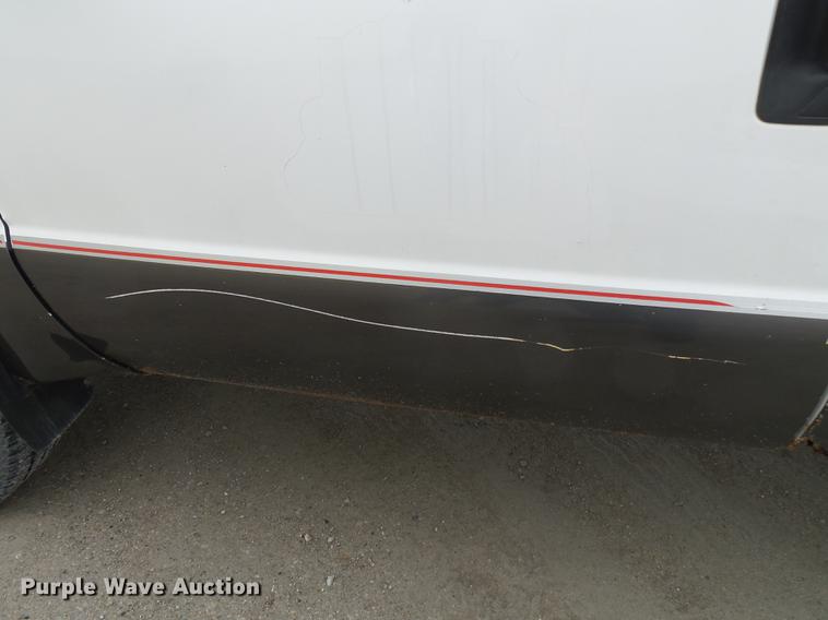 image for item DB7195 2001 Ford F250 Super Duty pickup truck