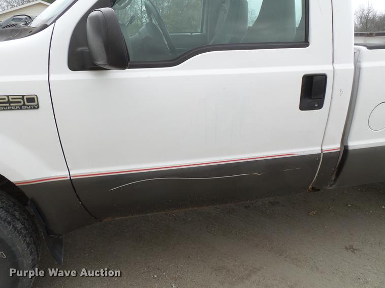 image for item DB7195 2001 Ford F250 Super Duty pickup truck