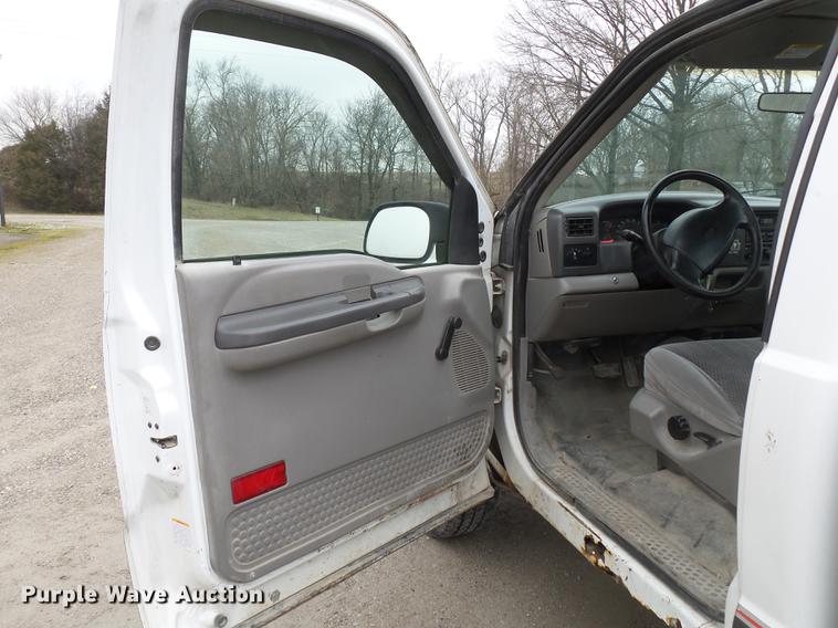 image for item DB7195 2001 Ford F250 Super Duty pickup truck