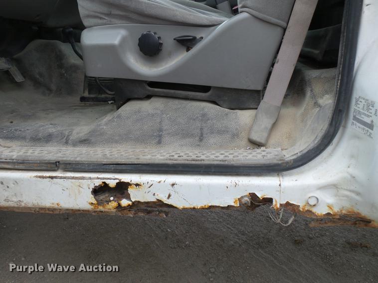 image for item DB7195 2001 Ford F250 Super Duty pickup truck