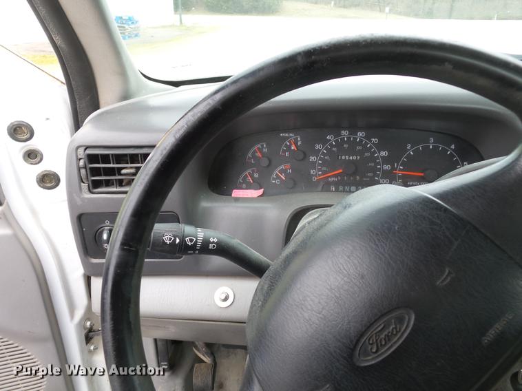 image for item DB7195 2001 Ford F250 Super Duty pickup truck