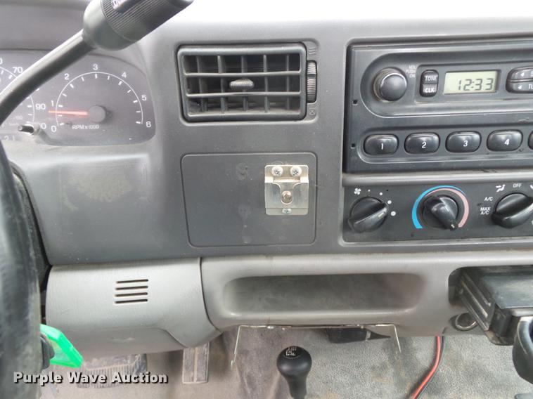 image for item DB7195 2001 Ford F250 Super Duty pickup truck