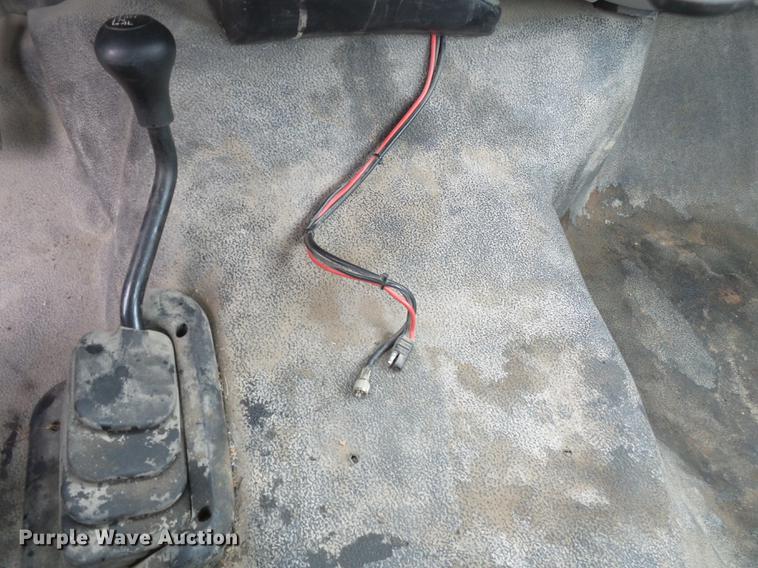 image for item DB7195 2001 Ford F250 Super Duty pickup truck