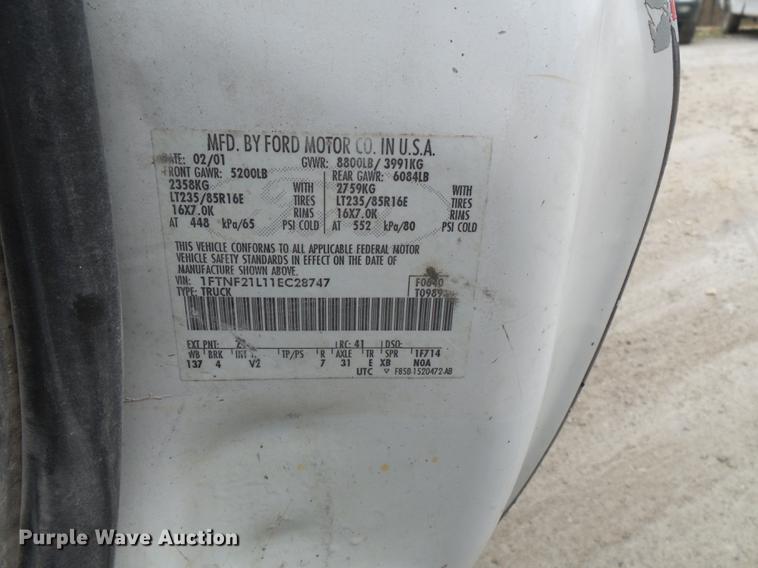 image for item DB7195 2001 Ford F250 Super Duty pickup truck