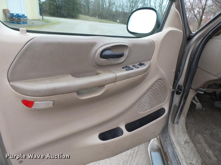 image for item DB7196 2001 Ford F150 SuperCab pickup truck