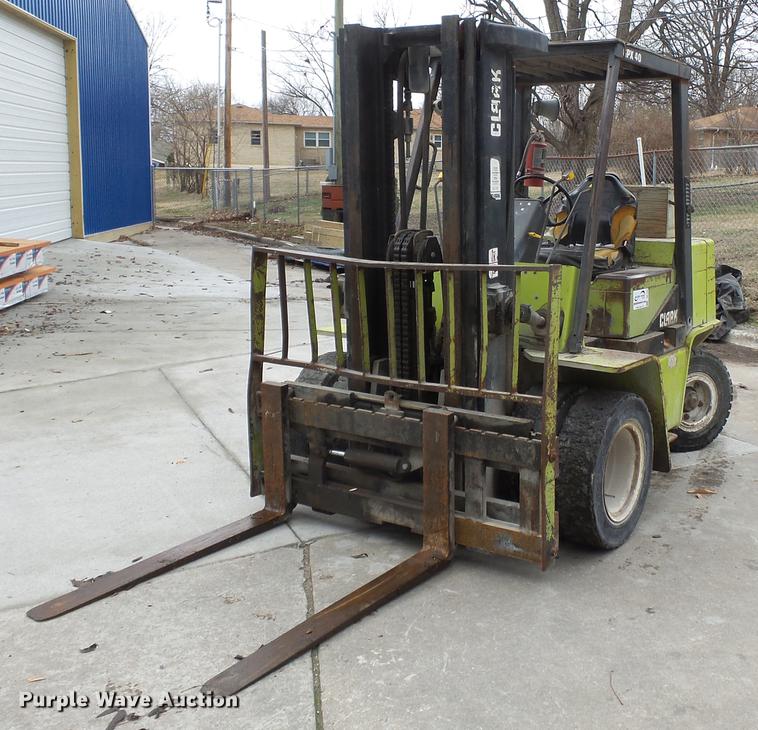 image for item DB7203 1990 Clark GPX40 forklift