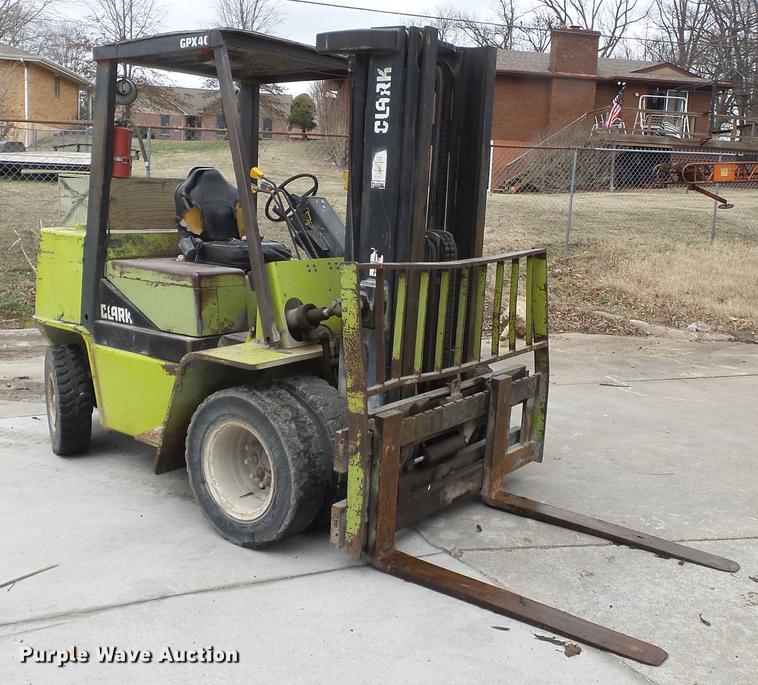 image for item DB7203 1990 Clark GPX40 forklift