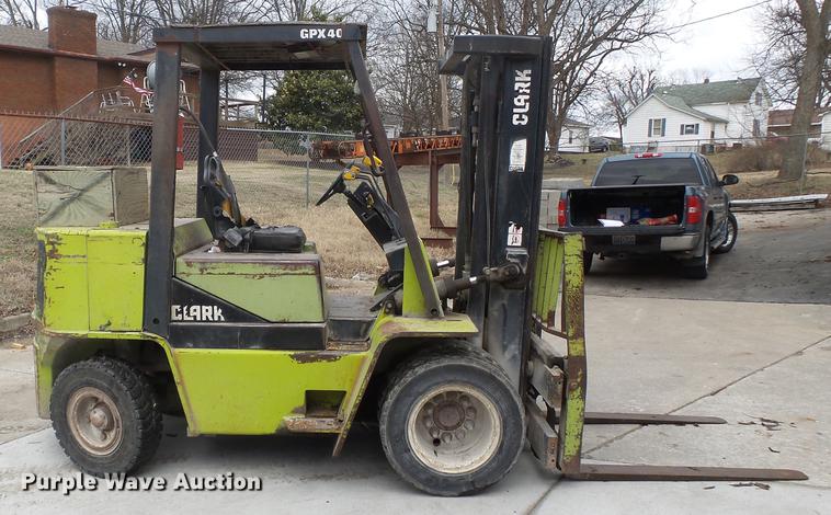 image for item DB7203 1990 Clark GPX40 forklift