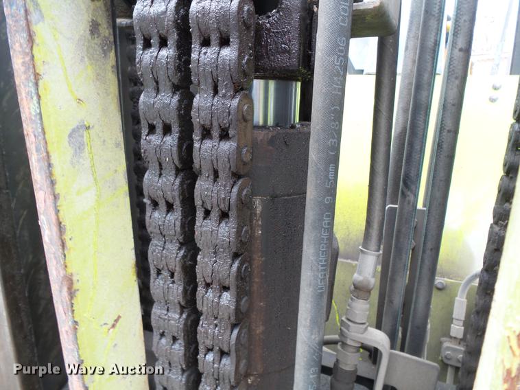 image for item DB7203 1990 Clark GPX40 forklift