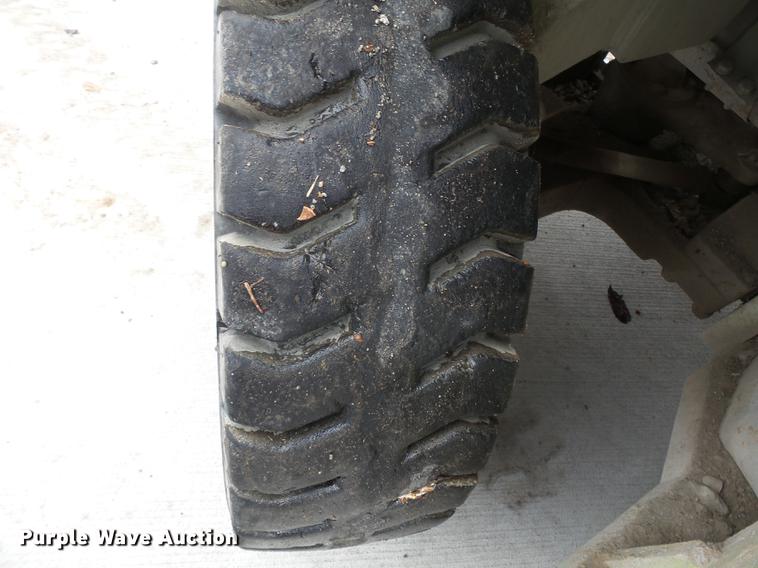 image for item DB7203 1990 Clark GPX40 forklift