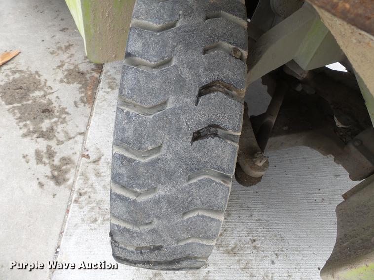 image for item DB7203 1990 Clark GPX40 forklift