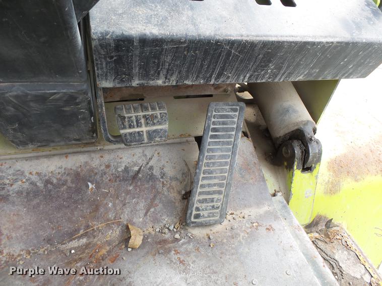 image for item DB7203 1990 Clark GPX40 forklift