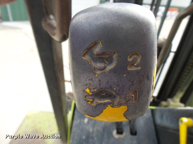 image for item DB7203 1990 Clark GPX40 forklift