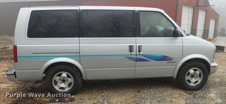 image for item DB7260 1996 Chevrolet Astro van
