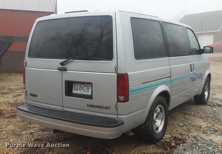 image for item DB7260 1996 Chevrolet Astro van