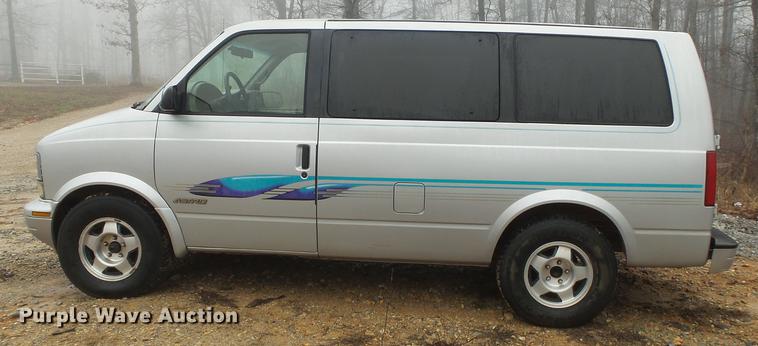 image for item DB7260 1996 Chevrolet Astro van