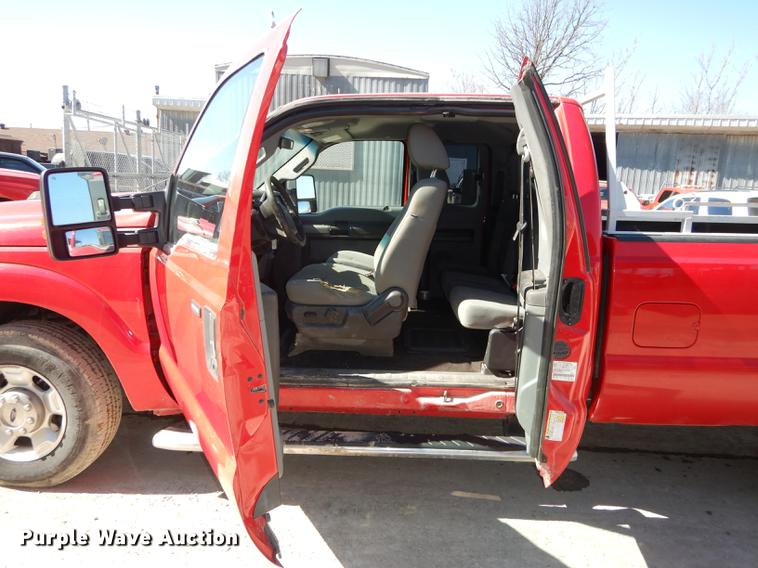image for item DC0256 2011 Ford F250 Super Duty XLT SuperCab pickup truck