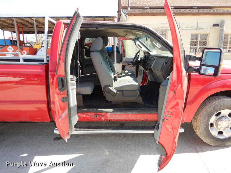 image for item DC0256 2011 Ford F250 Super Duty XLT SuperCab pickup truck