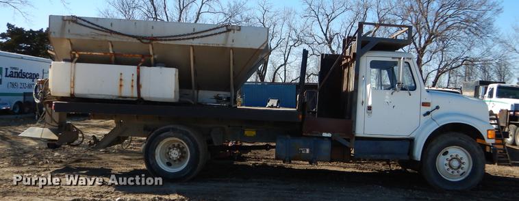 image for item DC0275 1986 International 1954 flatbed truck