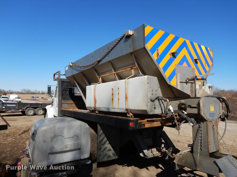 image for item DC0275 1986 International 1954 flatbed truck