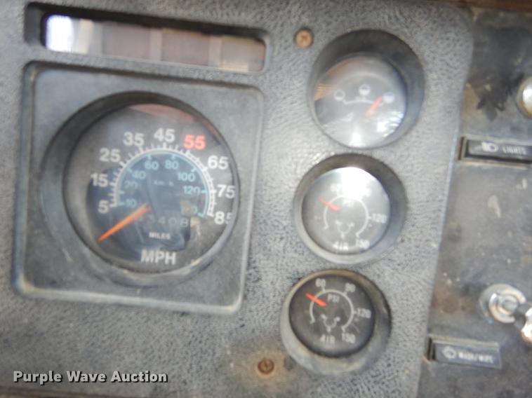 image for item DC0275 1986 International 1954 flatbed truck