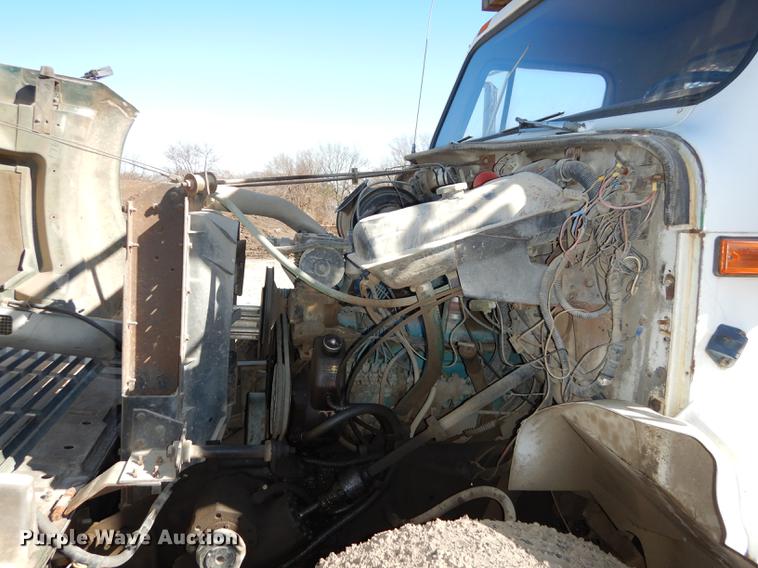 image for item DC0275 1986 International 1954 flatbed truck