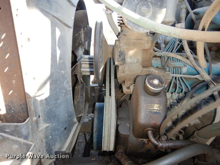 image for item DC0275 1986 International 1954 flatbed truck