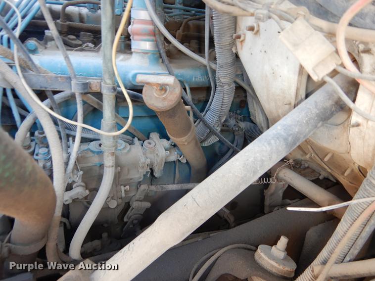 image for item DC0275 1986 International 1954 flatbed truck