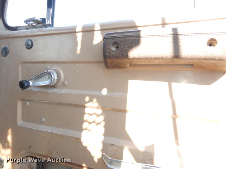 image for item DC0275 1986 International 1954 flatbed truck