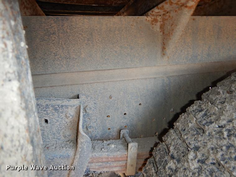 image for item DC0275 1986 International 1954 flatbed truck