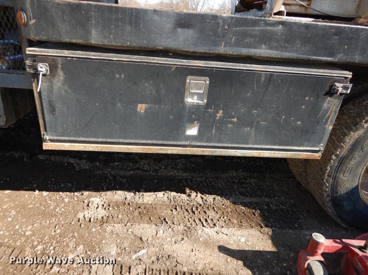 image for item DC0275 1986 International 1954 flatbed truck