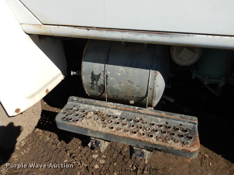 image for item DC0275 1986 International 1954 flatbed truck