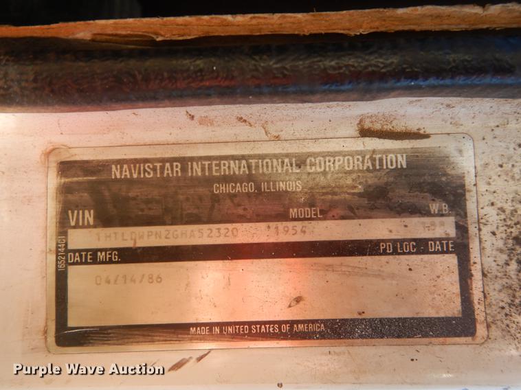 image for item DC0275 1986 International 1954 flatbed truck