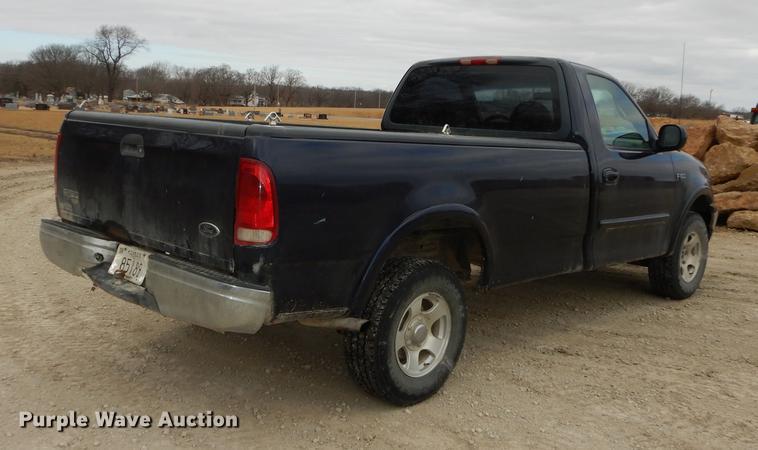 image for item DC0325 1999 Ford F150 XLT pickup truck