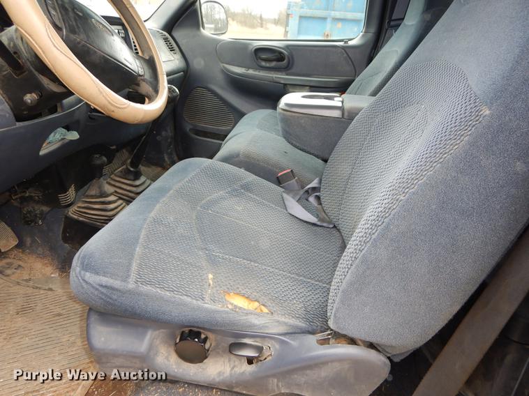 image for item DC0325 1999 Ford F150 XLT pickup truck