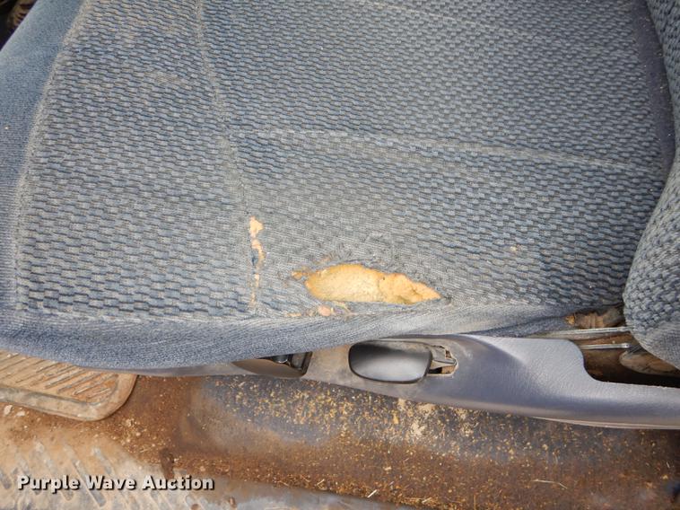 image for item DC0325 1999 Ford F150 XLT pickup truck