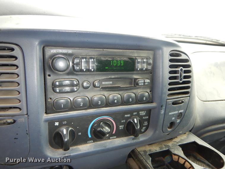 image for item DC0325 1999 Ford F150 XLT pickup truck