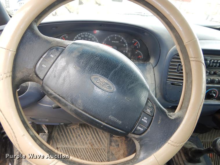 image for item DC0325 1999 Ford F150 XLT pickup truck