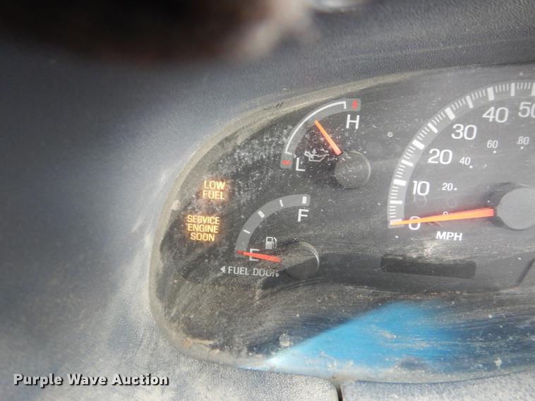 image for item DC0325 1999 Ford F150 XLT pickup truck