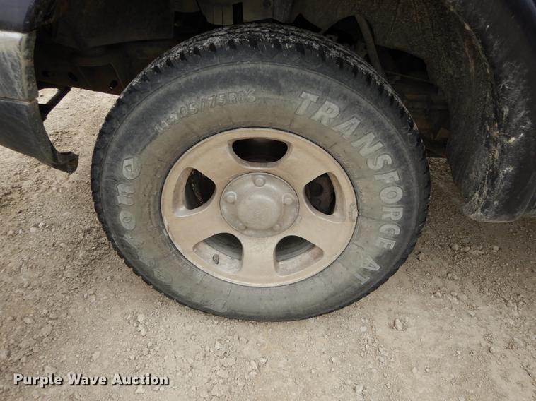 image for item DC0325 1999 Ford F150 XLT pickup truck