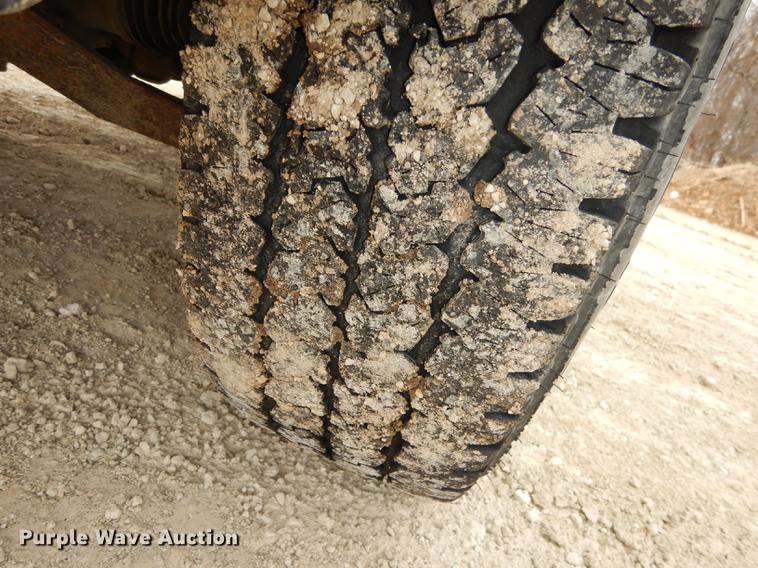 image for item DC0325 1999 Ford F150 XLT pickup truck